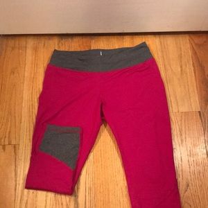 Athletic Cropped Leggings